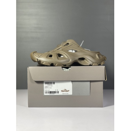 Balenciaga Slippers For Men in 191034