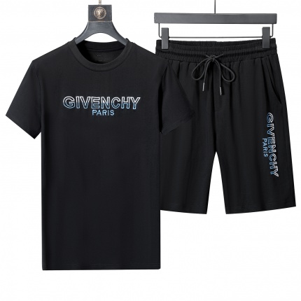 New Arrivals Givenchy Short Tracksuits For Men in 191052