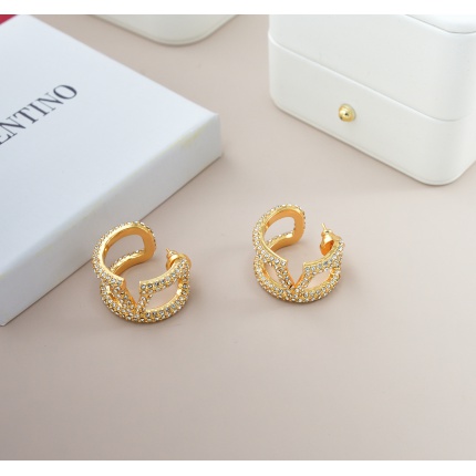 New Arrivals Valentino Earrings in 191065