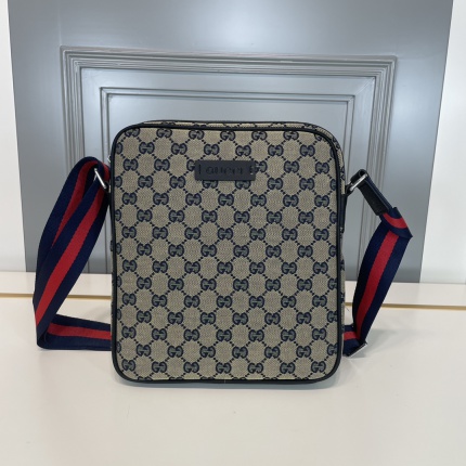 New Arrivals Gucci Cross Shoulder Bags For Men in 191102