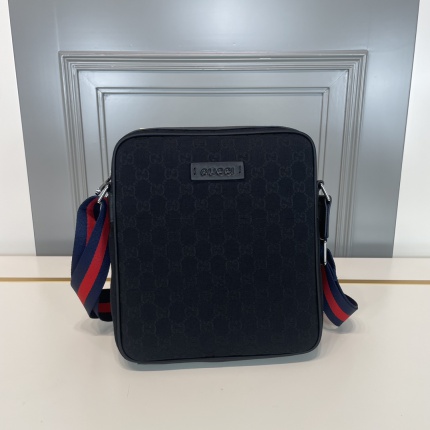 New Arrivals Gucci Cross Shoulder Bags For Men in 191103