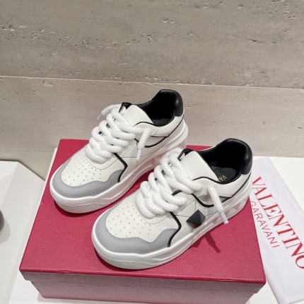 New Arrivals Valentino Sneakers For Women in 191265