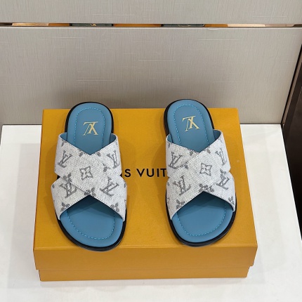 New Arrivals Louis Vuitton Slippers For Men in 191301