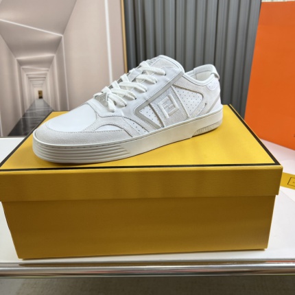 Fendi Sneakers For Men in 191605
