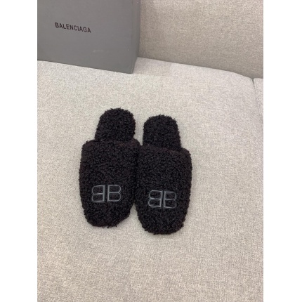 New Arrivals Balenciaga Fur Slippers Size 36-45 in 191658