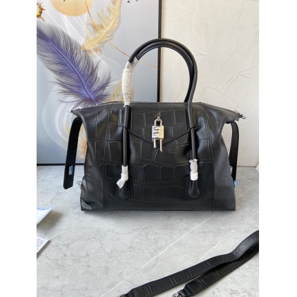 New Arrivals Givenchy High quality Antigona Soft Bags in 191839