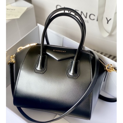 New Arrivals Givenchy High quality Handbags in 191857