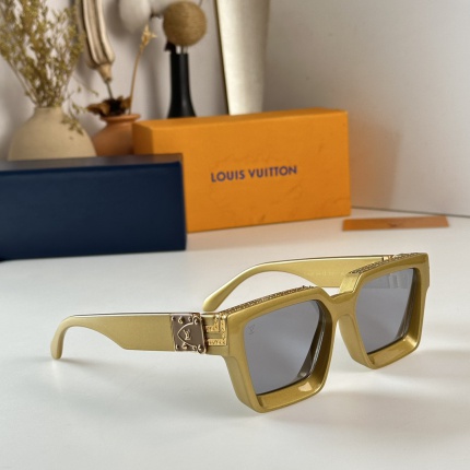 Louis Vuitton AAA Quality Sunglasses in 192011