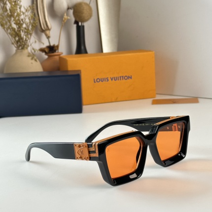 Louis Vuitton AAA Quality Sunglasses in 192012