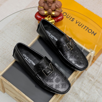 New Arrivals Louis Vuittin Loafers For Men in 192192