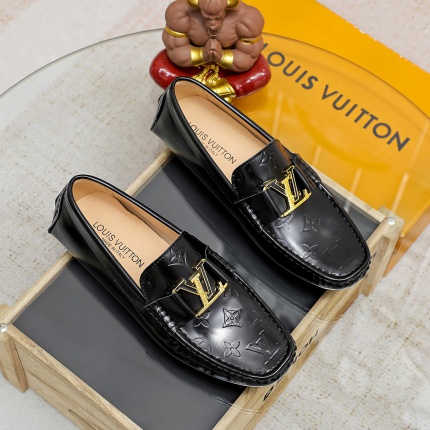 New Arrivals Louis Vuittin Loafers For Men in 192195