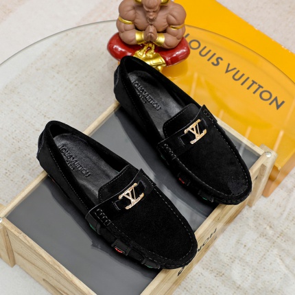 New Arrivals Louis Vuittin Loafers For Men in 192196