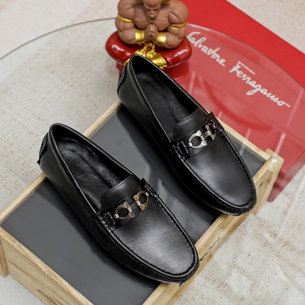New Arrivals Ferragamo Loafers For Men in 192202