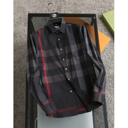 Burberry Long-Sleeved Polo Shirts for Men in 192242