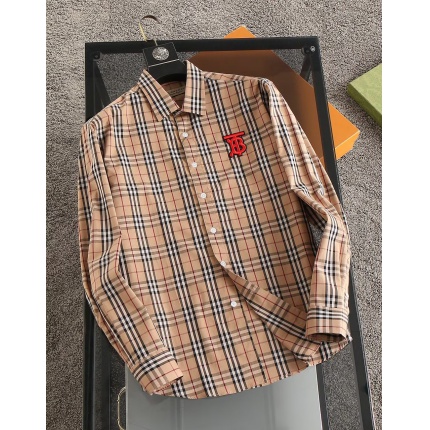 Burberry Long-Sleeved Polo Shirts for Men in 192257