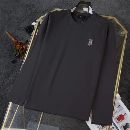 Burberry Long-Sleeved T-Shirts for Men in 192989