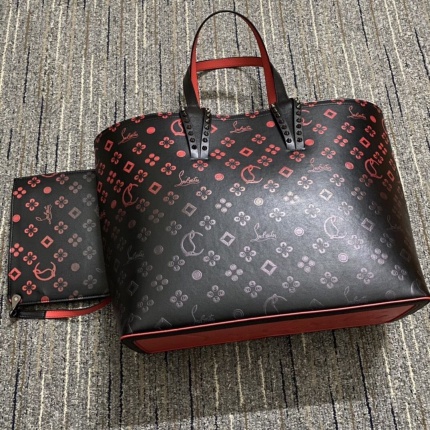 New Arrivals Christian Louboutin Real leather Handbags in 193143