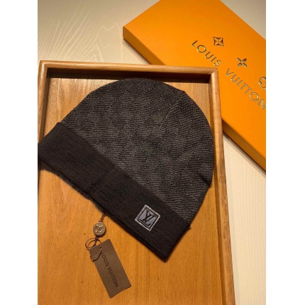 Louis Vuitton AAA Hats in 193189