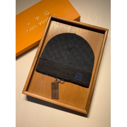 Louis Vuitton AAA Hats in 193190