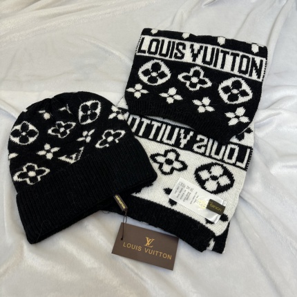 Louis Vuitton Scarf and Beanie A set in 193197