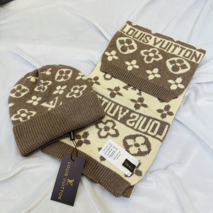 Louis Vuitton Scarf and Beanie A set in 193199