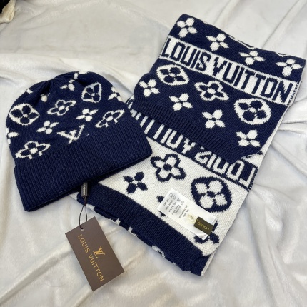 Louis Vuitton Scarf and Beanie A set in 193200