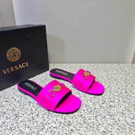 New Arrivals Versace Slippers For Women in 193218