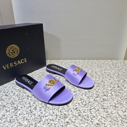 New Arrivals Versace Slippers For Women in 193219