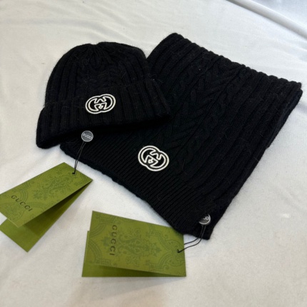New Arrivals Gucci Winter Scarf and Beanies a Set in 193308