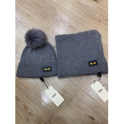 New Arrivals Fendi Scarf and Beanies A set in 193321