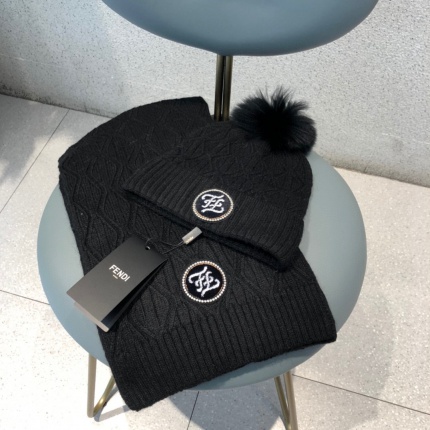 New Arrivals Fendi Scarf and Beanies A set in 193325