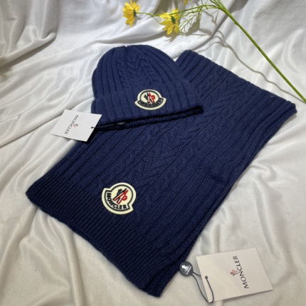 New Arrivals Moncler Scarf and Beanies A set in 193353