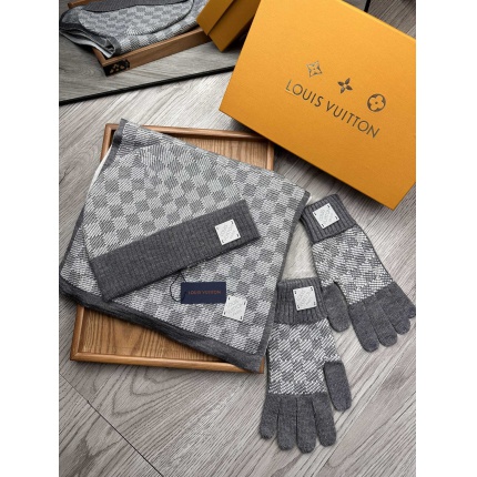 New Arrivals Louis Vuitton Scarf Gloves and Beanies a set in 193480