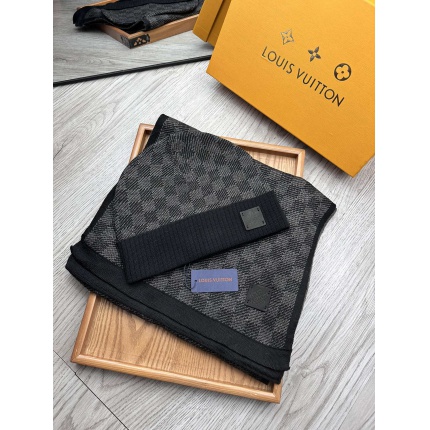 New Arrivals Louis Vuitton Scarf Gloves and Beanies a set in 193481