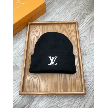 New Arrivals Louis Vuitton Beanies in 193483