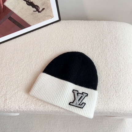 New Arrivals Louis Vuitton Beanies in 193490