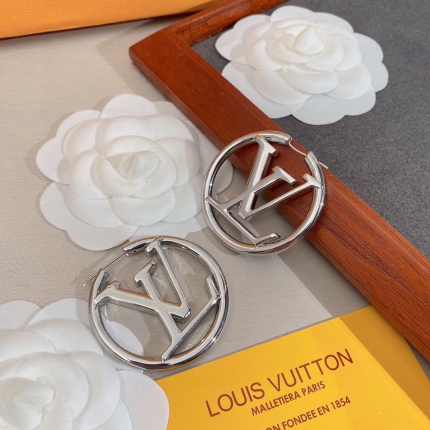 New Arrivals Louis Vuitton Earrings in 194257