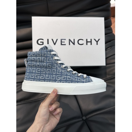 New Arrivals Givenchy Sneakers For Men in 194262