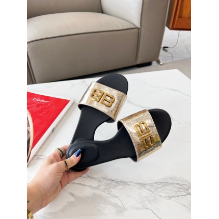 New Arrivals Balenciaga Sandals For Women in 194328