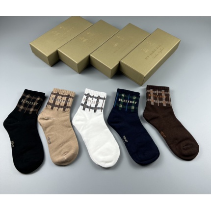 New Arrivals Burberry Socks A pack in 194482