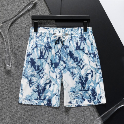New Arrivals Louis Vuitton Shorts For Men in 195402