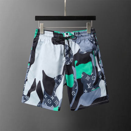 New Arrivals Louis Vuitton Shorts For Men in 195406