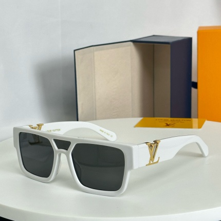 Louis Vuitton AAA Quality Sunglasses in 195640