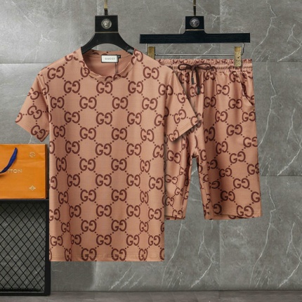 New Arrivals Gucci Short Tracksuits For Men in 195759