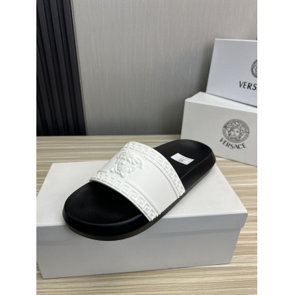 New Arrivals Versace Slippers For Men in 195805
