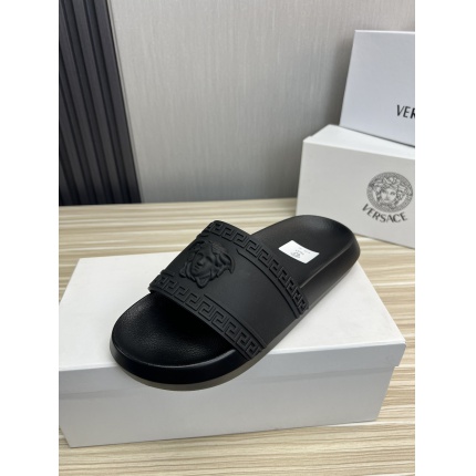 New Arrivals Versace Slippers For Men in 195806