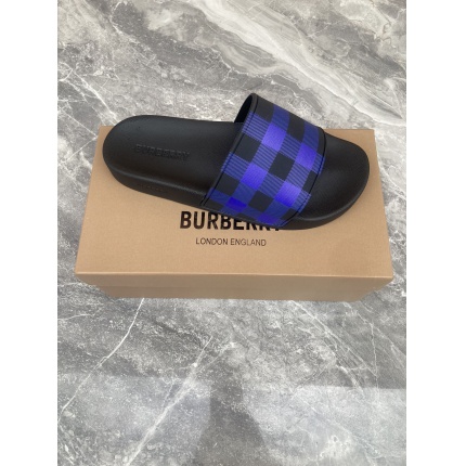 Burberry Slippers For Men in 195835