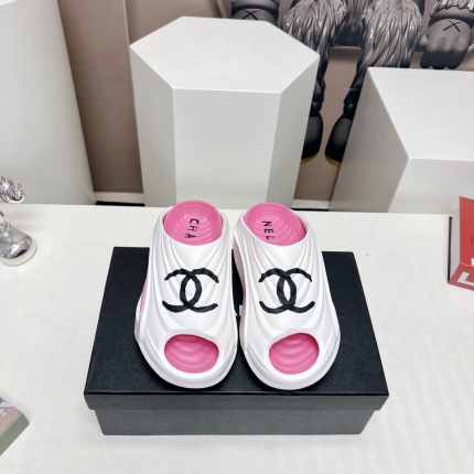 New Arrivals Chanel Slippers For Women in 195948