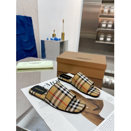 New Arrivals Burberry Slippers For Women in 195962