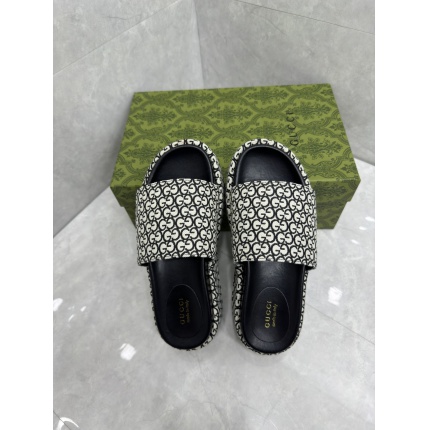 Gucci Slippers For Women in 196048